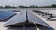 Panneaux photovoltaïques inclinés, ensoleillés et ventilés 